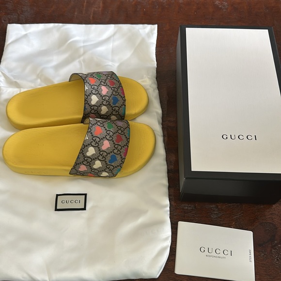 Gucci Kids Supreme Heart Slides, UK 32/US 1.5 - Picture 3 of 5